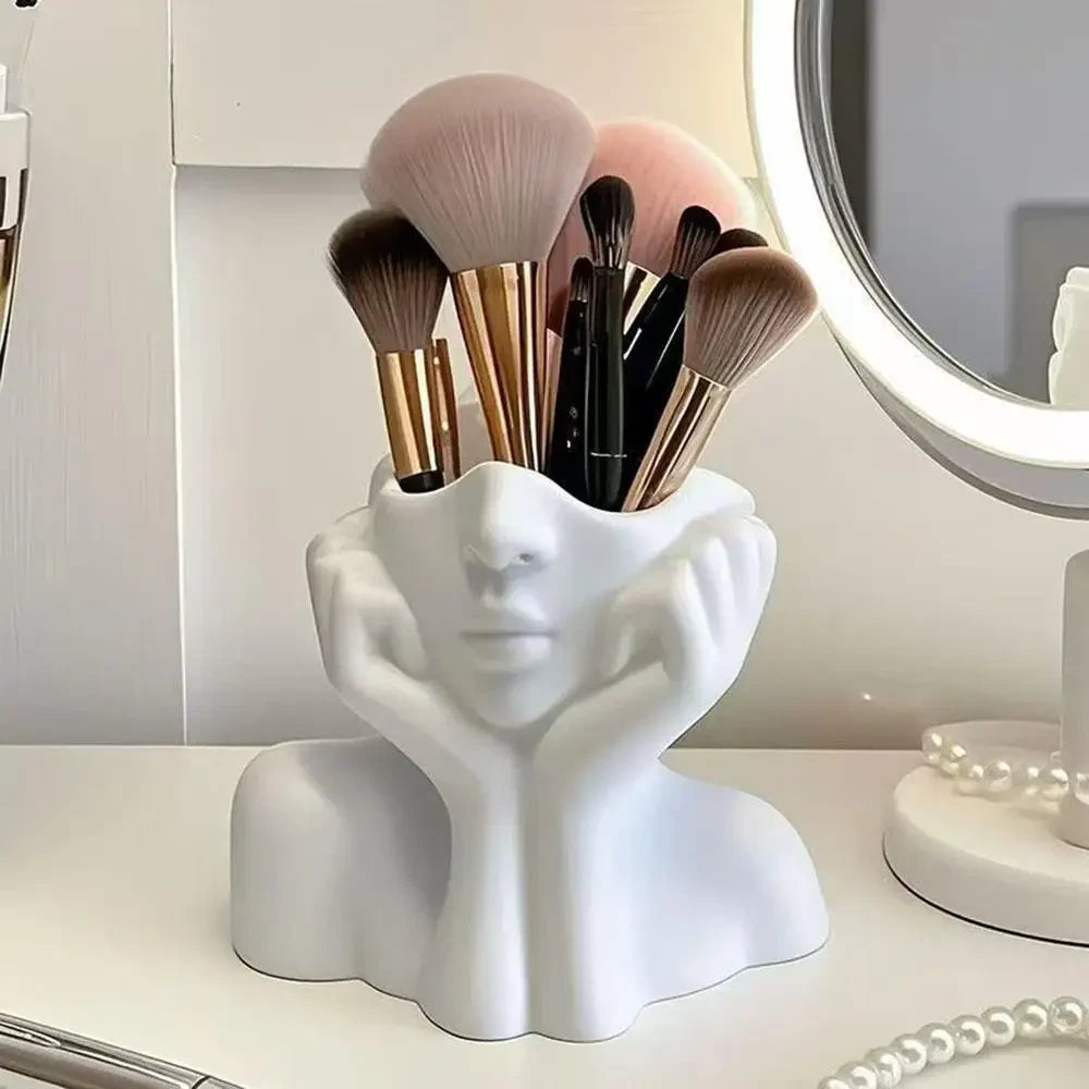 Nordic Portrait Makeup Brush Holder