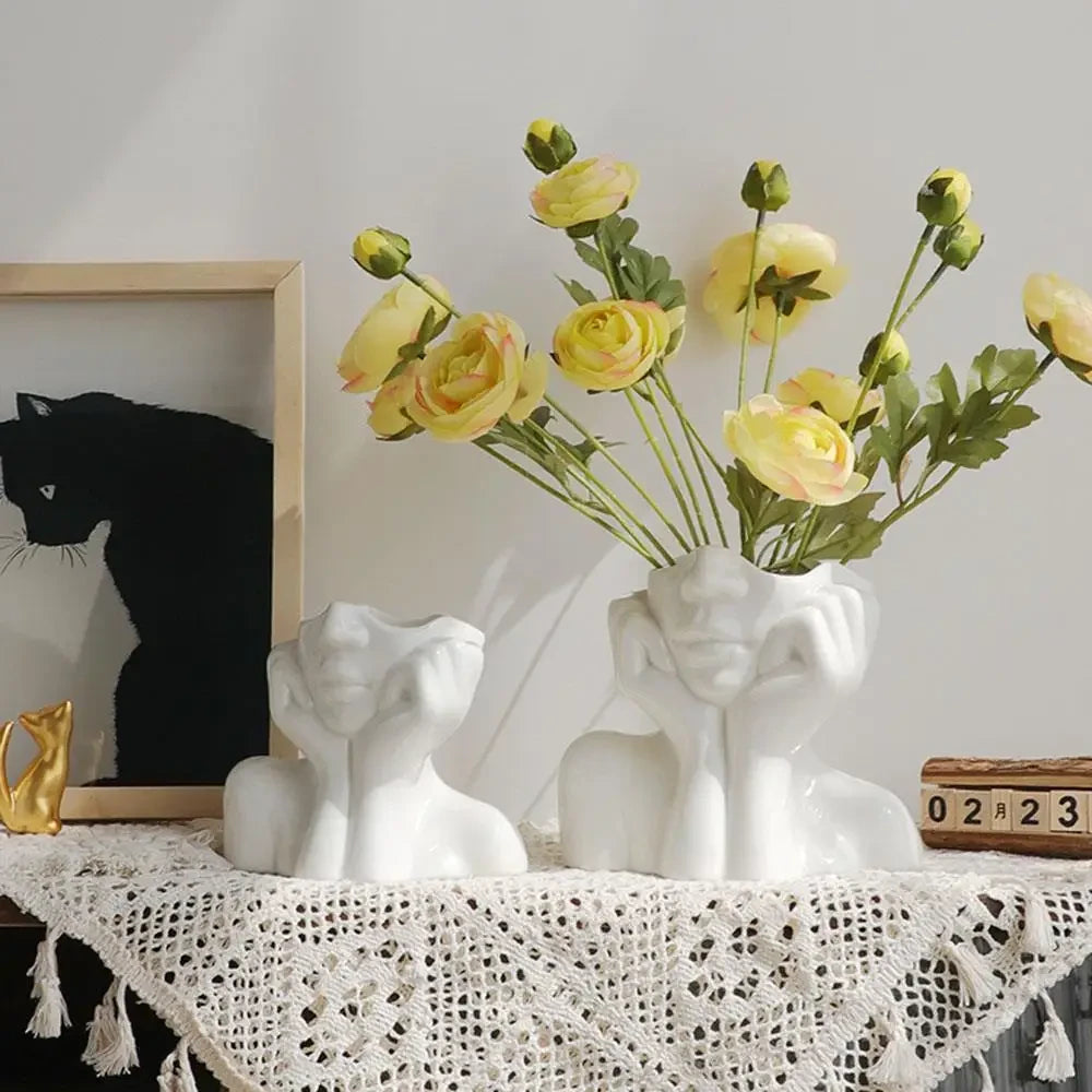 Nordic Portrait Makeup Brush Holder