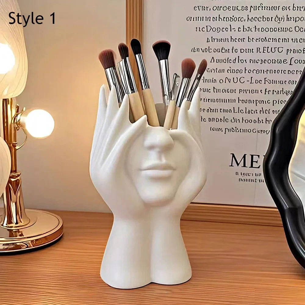 Nordic Portrait Makeup Brush Holder
