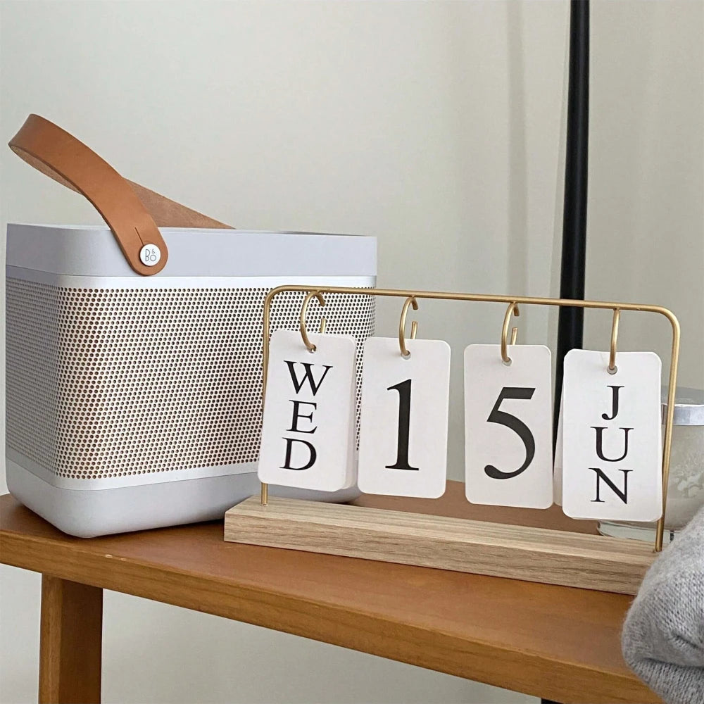 Metal DIY Desktop Calendar
